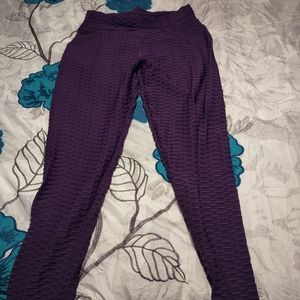 Purple leggings "butt lifter"